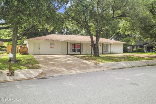 3306 Nottingham Rd, Ocean Springs, MS, 39564-4313 | Card Image