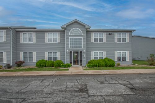apt-b-8243 Lincoln Cir, Merrillville, IN, 46410-6591 | Card Image