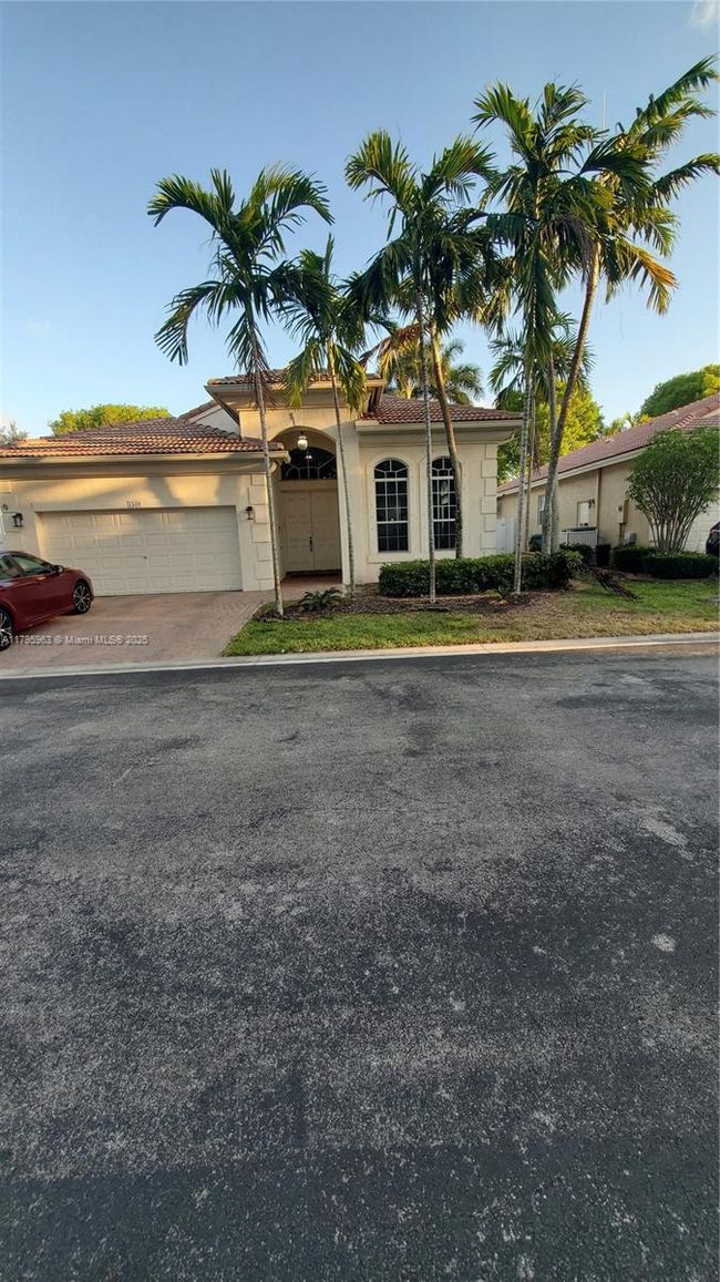 7310 Nw 17 Th Ct, House other with 4 bedrooms, 2 bathrooms and null parking in Pembroke Pines FL | Image 45