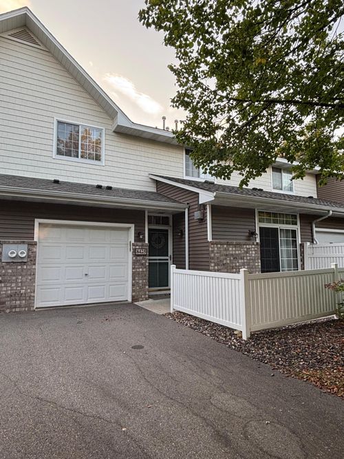 8425 Kimball Dr, Eden Prairie, MN, 55347-2133 | Card Image