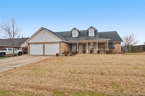 403 Valhalla Dr, Muskogee, OK, 74403-8556 | Card Image
