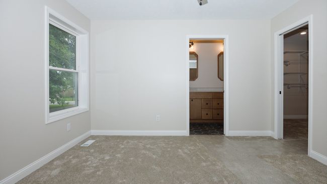 512 E Walnut St, House other with 2 bedrooms, 3 bathrooms and 2 parking in Hudson IL | Image 20