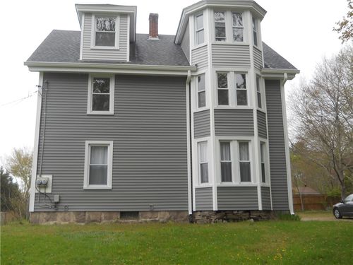 10 West Street, Hopkinton, RI, 02804 | Card Image