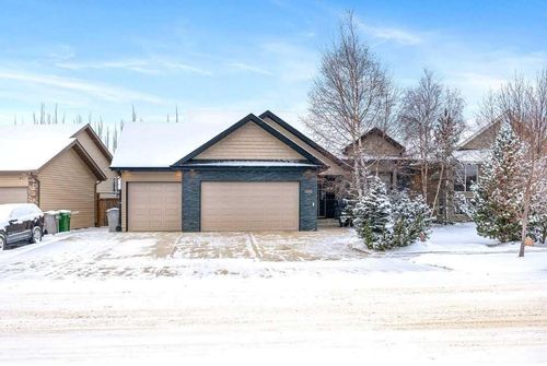 2112 56 Ave, Lloydminster, AB, T9V2W2 | Card Image