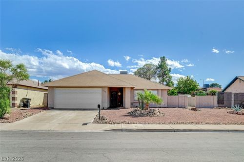 512 Close Ave, Henderson, NV, 89011-5361 | Card Image