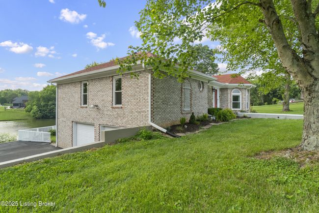 3205 Lake Pointe Ct, House other with 3 bedrooms, 4 bathrooms and null parking in Crestwood KY | Image 13