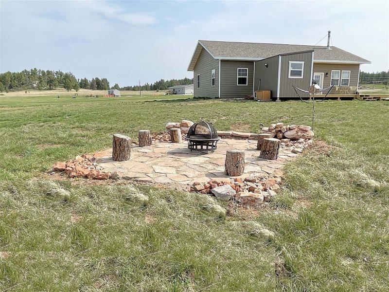 Moonlight Dr, Edgemont, SD 57735