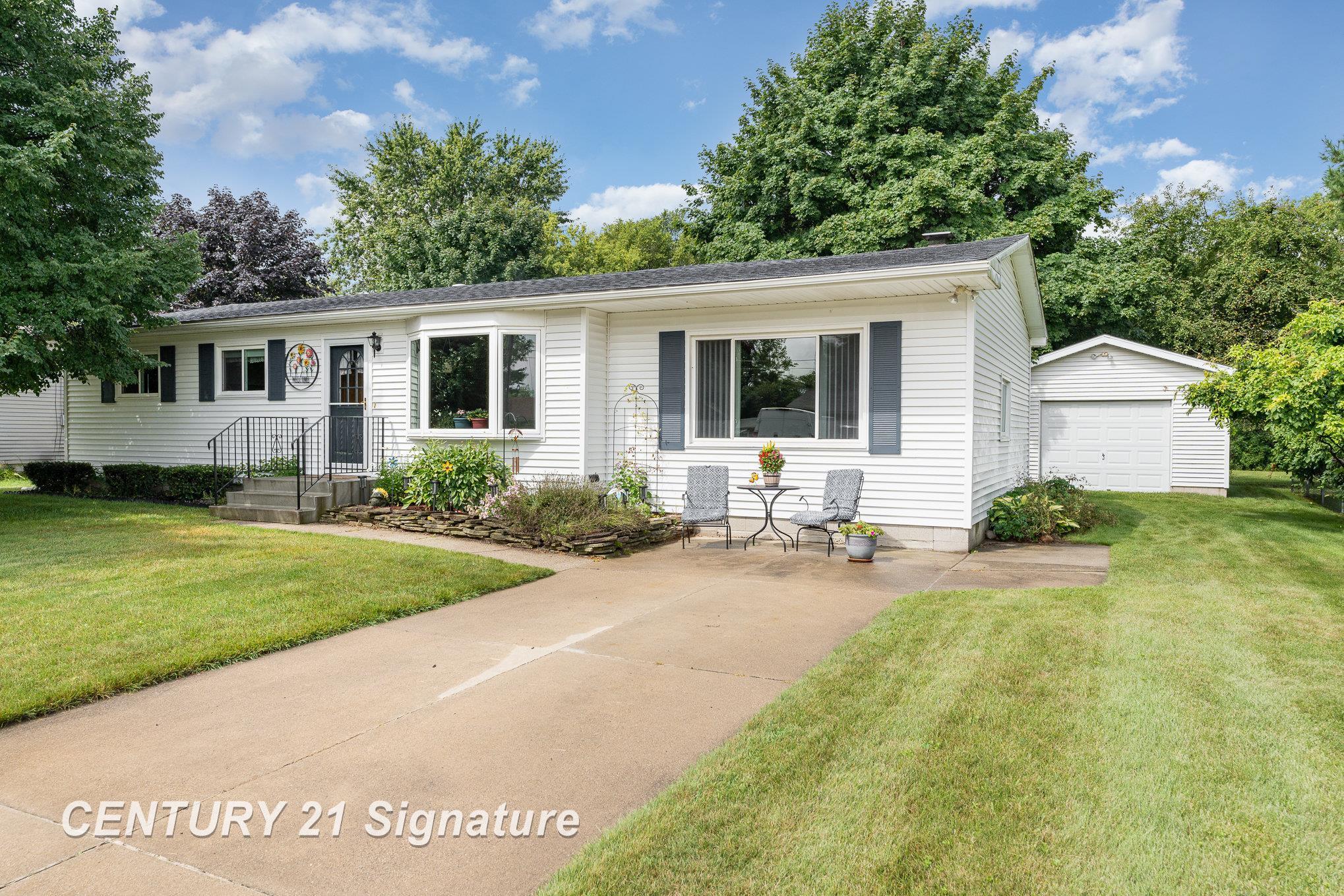 Meadow Ct, Auburn, MI 48611