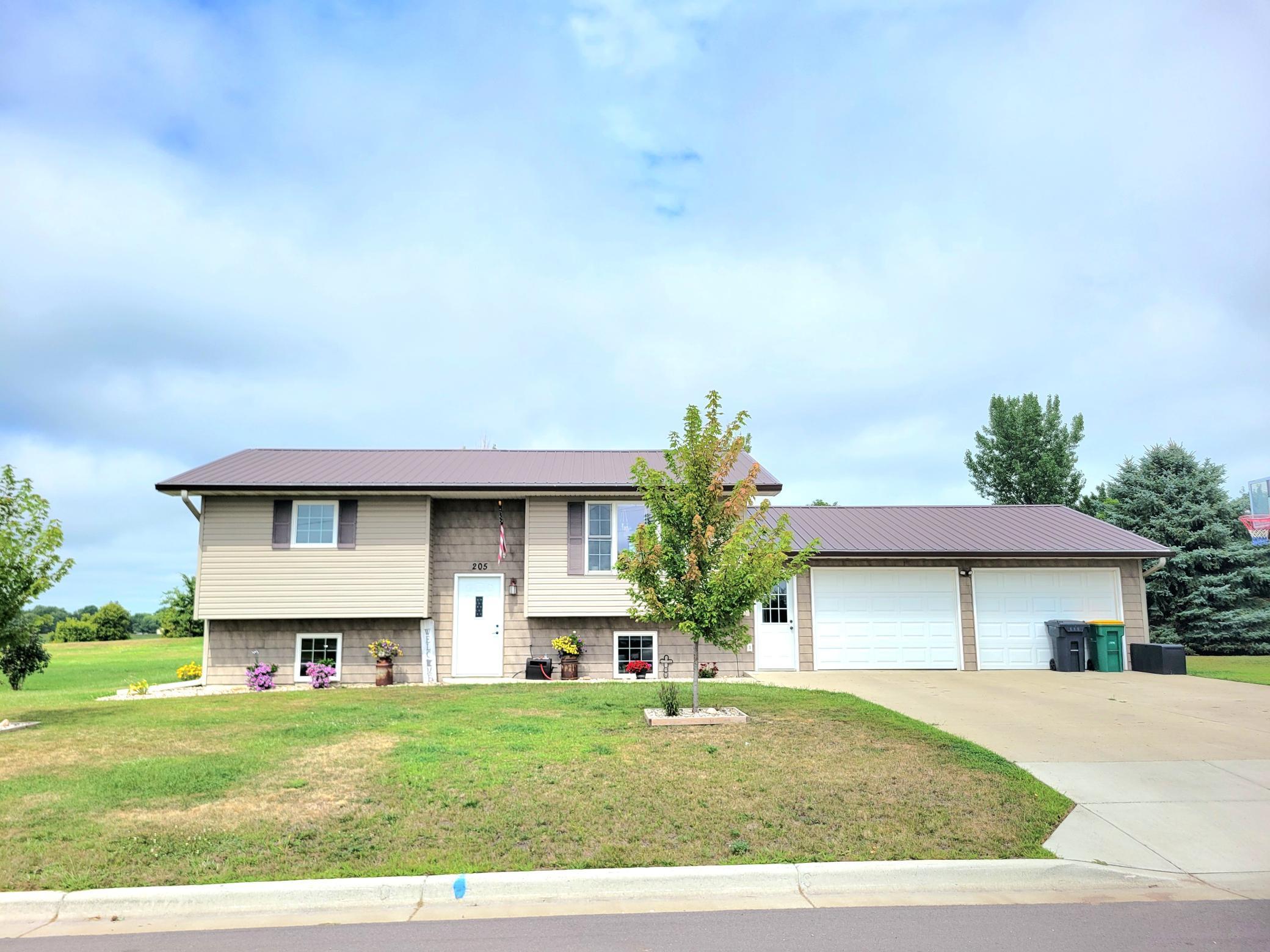 Margaret Ave, Lakefield, MN 56150