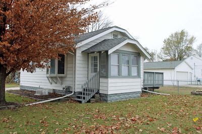 123 Idaho Street, House other with 2 bedrooms, 1 bathrooms and null parking in Waterloo IA | Image 1