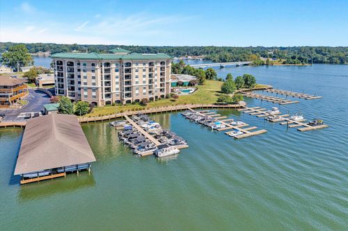 unit-101-100 Bridgewater Pointe Pl, Moneta, VA, 24121-6456 | Card Image