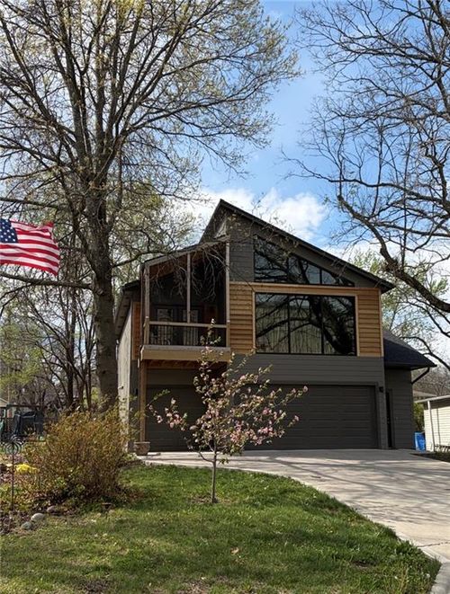 403 Kaskaskia St, Paola, KS, 66071-1215 | Card Image