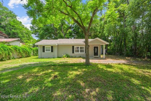 734 N Walnut St, Starke, FL, 32091-2624 | Card Image