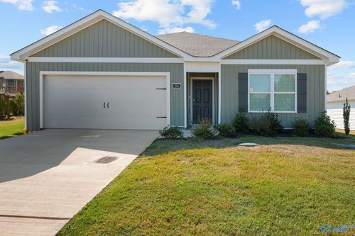 204 Trestle Cove Cir, Harvest, AL, 35749-4918 | Card Image
