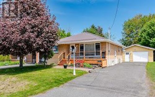 3301 Ross Avenue, Cornwall, ON, K6K1G3 | Card Image