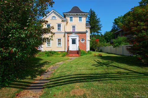 107 Warner Ave, Roslyn Heights, NY, 11577-1025 | Card Image