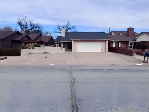 3610 Whippoorwill Ln, Enid, OK, 73703-1420 | Card Image
