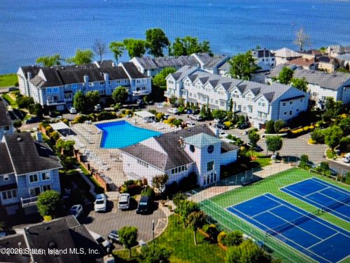 645 Johnston Ter, Staten Island, NY, 10309-3900 | Card Image