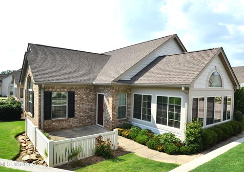 8710 Parkview Oaks Cir, Olive Branch, MS, 38654-6711 | Card Image