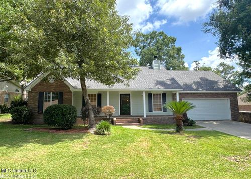 882 Maili Pl, Diamondhead, MS, 39525-4212 | Card Image