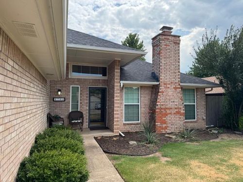 4704 Stonegate Dr, Norman, OK, 73072-3114 | Card Image