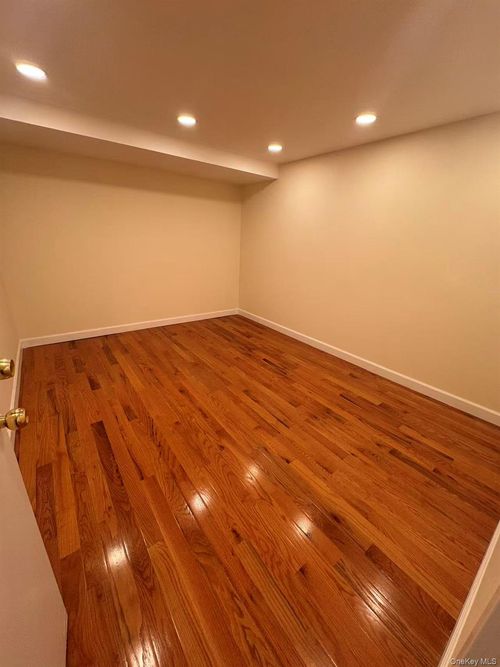 ste-3b-13332 41st Rd, Flushing, NY, 11355-3775 | Card Image