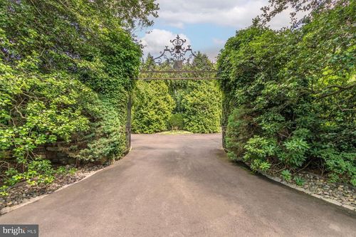 1035 Wright Dr, HUNTINGDON VALLEY, PA, 19006-2823 | Card Image