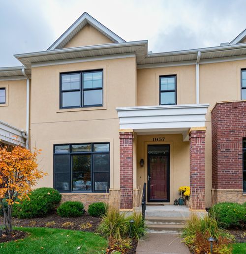 1957 Oak St, Mendota Heights, MN, 55118-1166 | Card Image