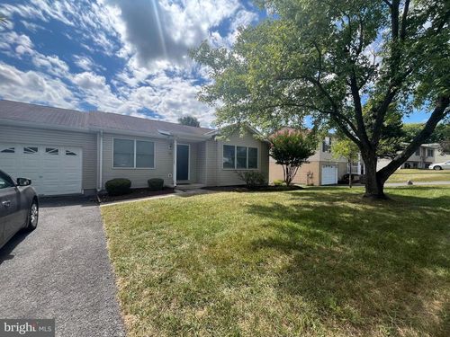 152 Elementary Dr, MARTINSBURG, WV, 25404-5594 | Card Image