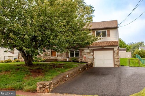 995 Hilltop Rd, WARMINSTER, PA, 18974-2770 | Card Image