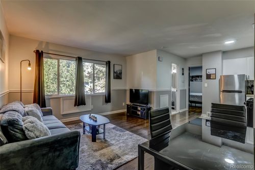 apt-101-330 Oakland Ave, Royal Oak, MI, 48067-1771 | Card Image