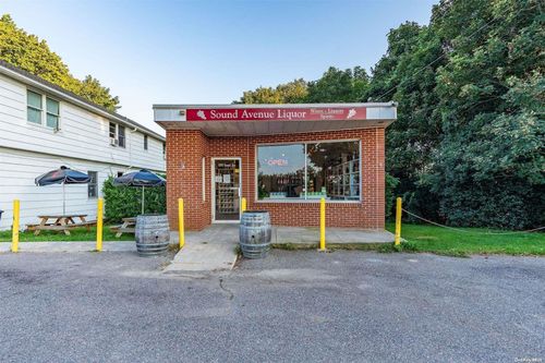 5087 Sound Ave, Riverhead, NY, 11901-5527 | Card Image