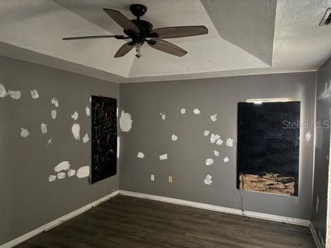 6928 43 Rd Ct E, House other with 3 bedrooms, 2 bathrooms and null parking in Sarasota FL | Image 9