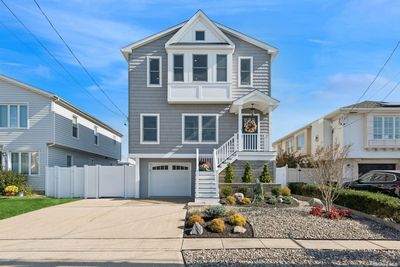 119 S Bay Drive, House other with 3 bedrooms, 2 bathrooms and null parking in Babylon NY | Image 1