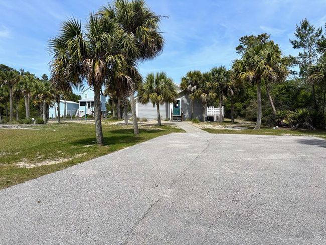 Entrance to Clubhouse | Image 14