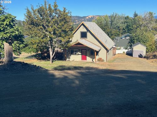 1387 Nw Grove St, Roseburg, OR, 97471-1832 | Card Image