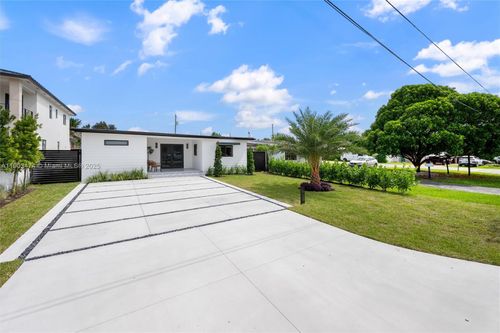 2735 Sw 65th Ave, Miami, FL, 33155-2962 | Card Image