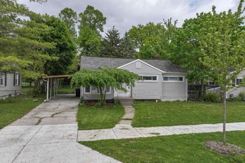 708 Elmwood Dr, Fenton, MI, 48430-1407 | Card Image