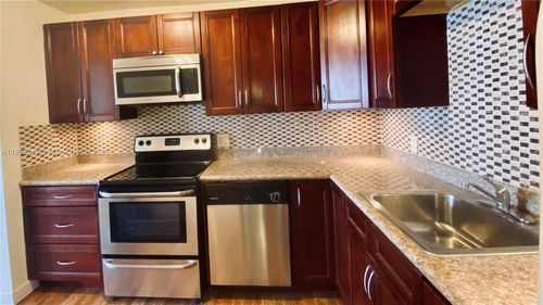 apt-901-2025 Ne 164th St, North Miami Beach, FL, 33162-4108 | Card Image