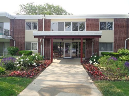 apt-52a-127 N Wolf Rd, Wheeling, IL, 60090-2967 | Card Image