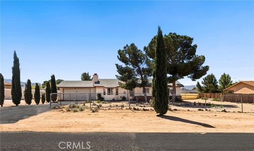  Pauhaska Road, Apple Valley, CA, 92307 | Card Image