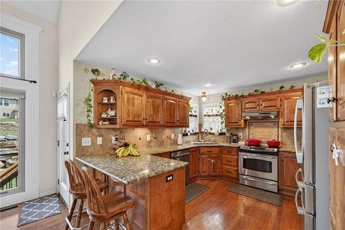 6719 Nw Monticello Ter, Parkville, MO, 64152-5706 | Card Image