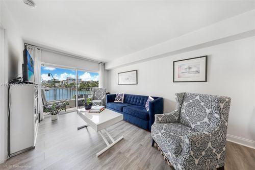 apt-307-2600 Collins Ave, Miami Beach, FL, 33140-4710 | Card Image