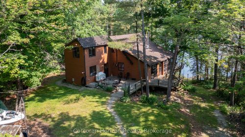 395 Berwick Rd, Port Severn, ON, L0K1S0 | Card Image