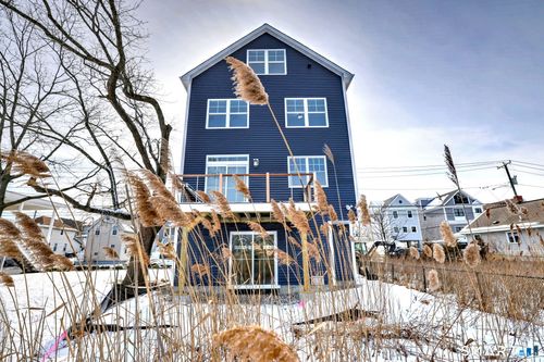 42 Melba St, Milford, CT, 06460-7437 | Card Image