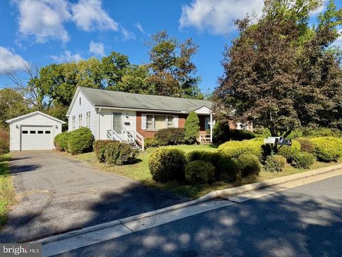 211 N 33rd St, PURCELLVILLE, VA, 20132-3041 | Card Image