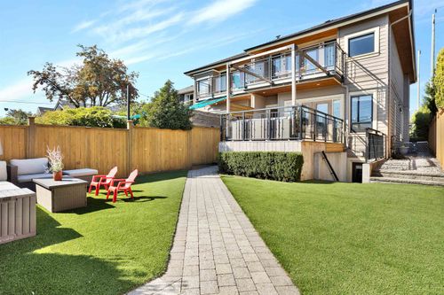 545 E 4th Street, North Vancouver, BC, V7L1J7 | Card Image