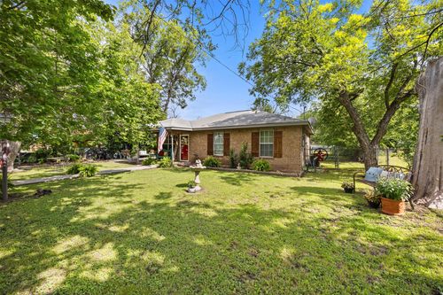 1105 W Storey St, San Saba, TX, 76877-5529 | Card Image