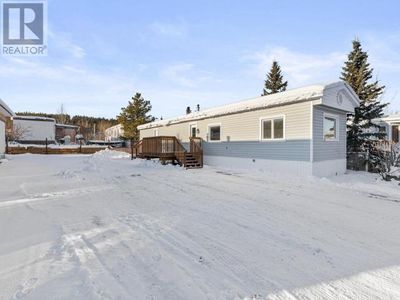 211MH - 200 Lobird Rd, House other with 2 bedrooms, 1 bathrooms and null parking in Whitehorse YT | Image 3