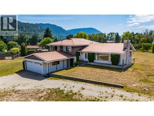 412 104 St, Castlegar, BC, V1N3G5 | Card Image